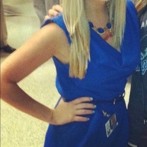 Well-made structured bright blue dress w/ pockets!